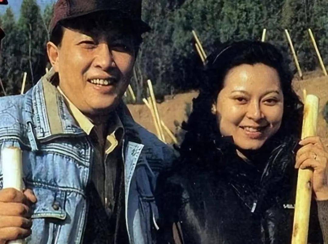 唐国强和前妻旧照，女儿很可爱，孙涛笑得很开心（组图） - 21