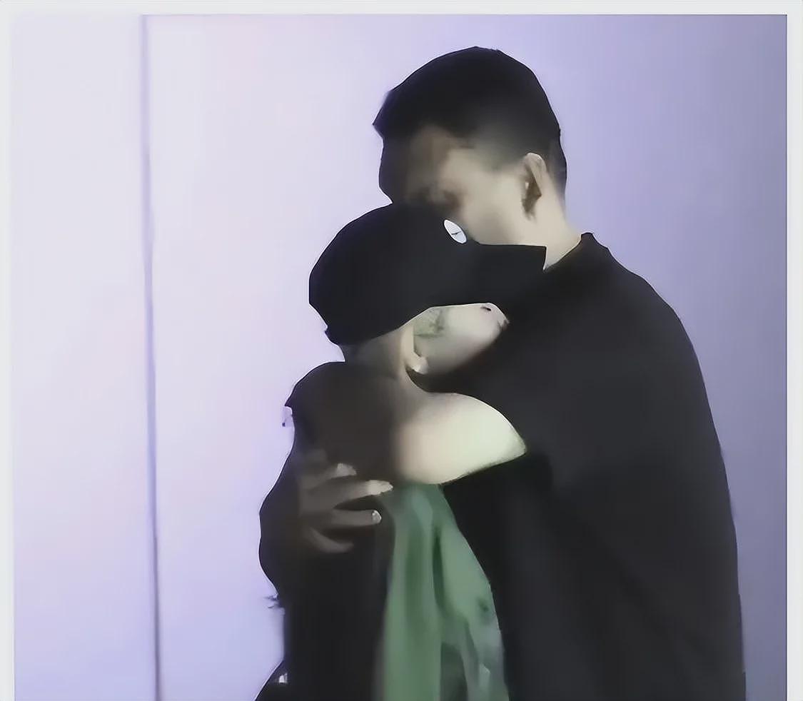 李嘉格官宣“姐弟恋”后续，前夫深夜发文已破防，评论区一片嘲讽（组图） - 13