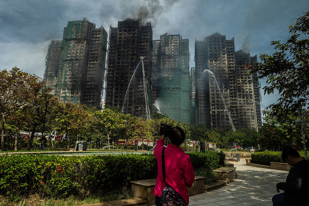 香港国安部门约谈外媒，就火灾报道发出警告（图） - 1