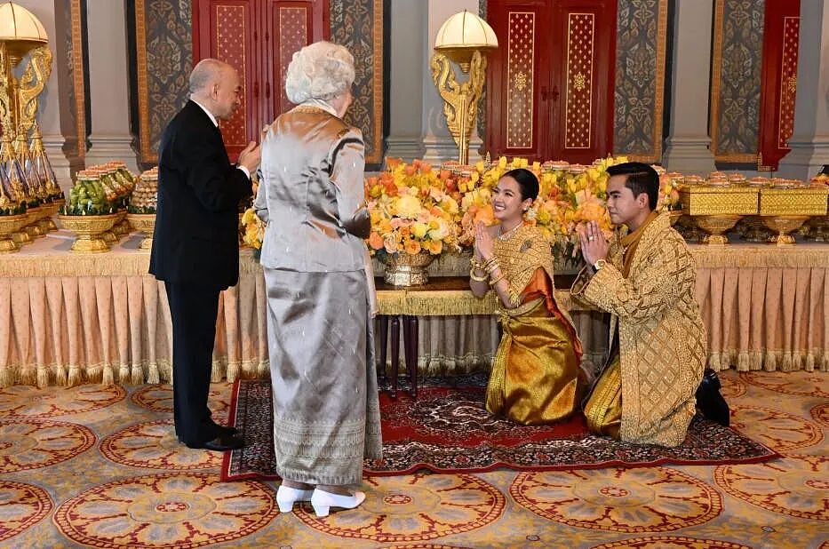 柬埔寨公主与富二代大婚,公主还曾留学中国!王室公主太多,不卷不行啊...(组图) - 15