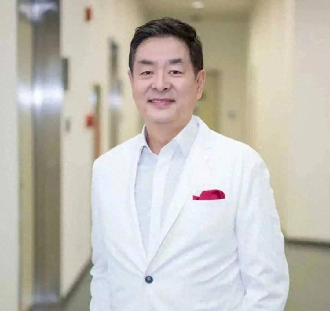 星三代来了！72岁濮存昕宣传外孙女新剧，长相引争议：内娱完了（组图） - 1