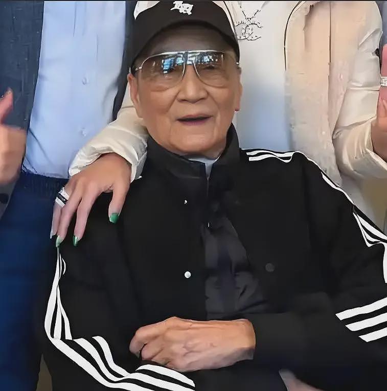 庭审对峙!张柏芝被干爹追讨1200万,谢霆锋划清界限,谢贤早有准备(组图) - 32