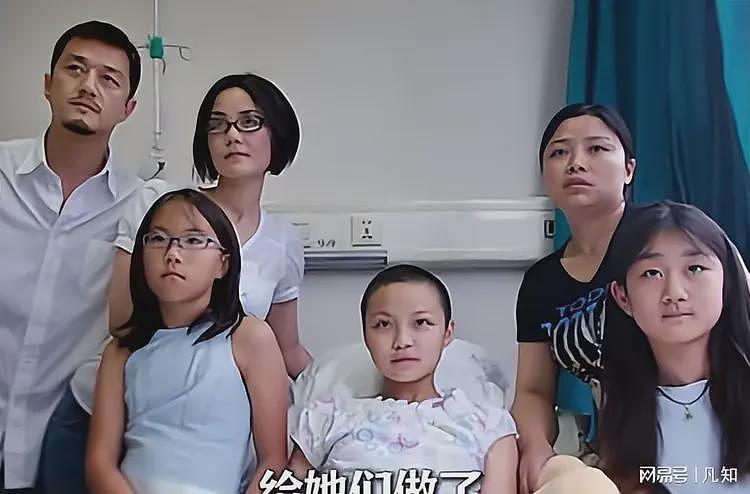 李亚鹏在四川见第四个女儿，身份公开：毕业于电子科大，相拥而泣（组图） - 5