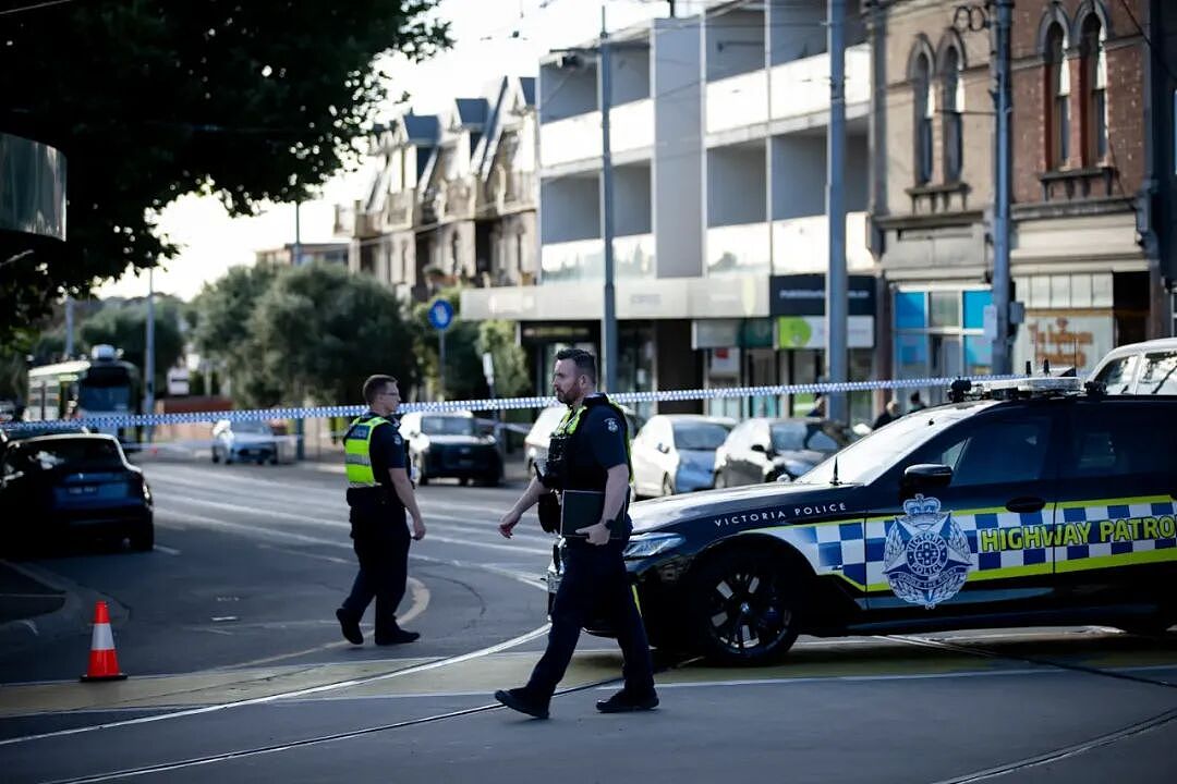 突发：墨尔本大白天当街杀人！华人区商场多了很多警察（组图） - 1