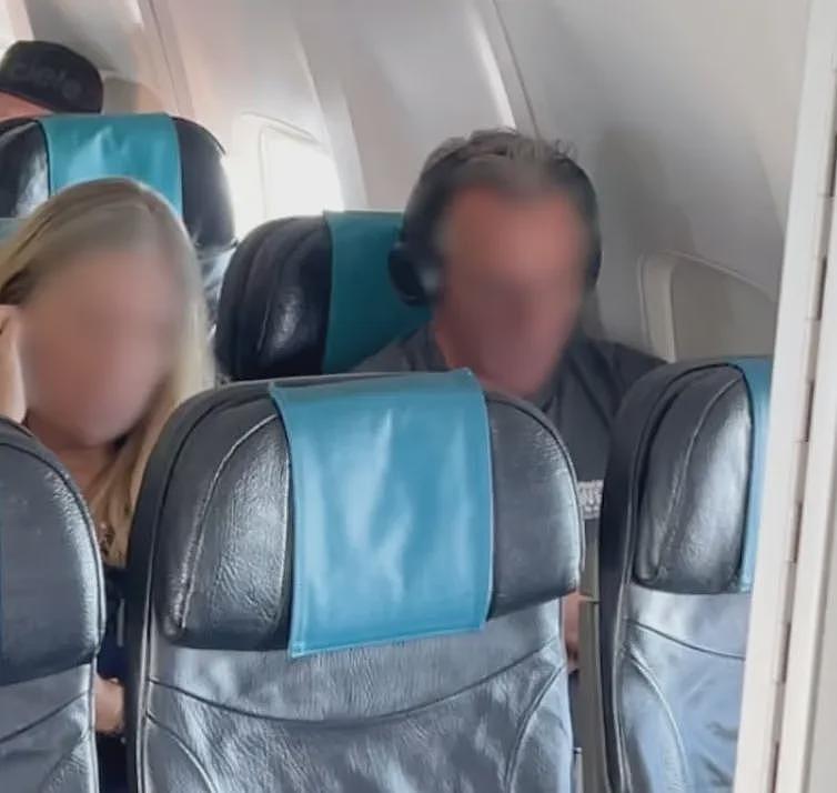 忍无可忍！华裔女演员飞机上遭白男辱骂踢椅子，反被空姐羞辱和威胁！愤而起诉（组图） - 2