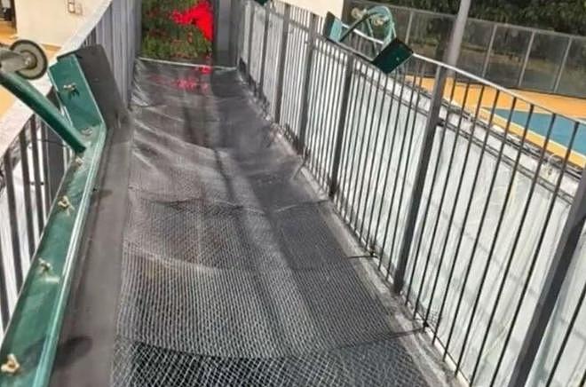 华裔男子在3楼打球坠亡:翻栏杆捡球踩空,误将悬空网当地面(组图) - 4