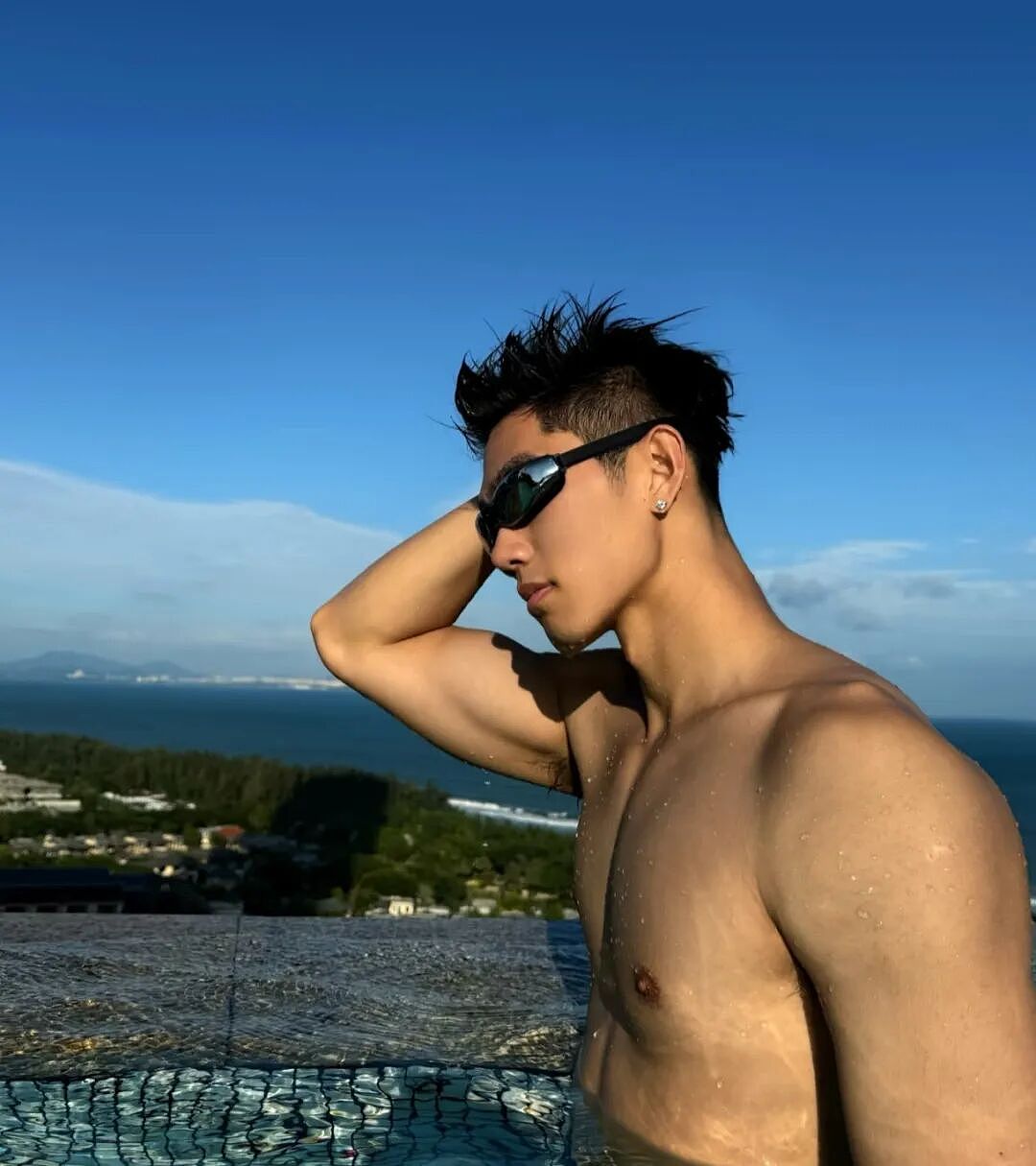 【帅哥】痞帅浓颜系体育生天花板？网友们公认的狼狗男友到底有多诱惑...（组图） - 7