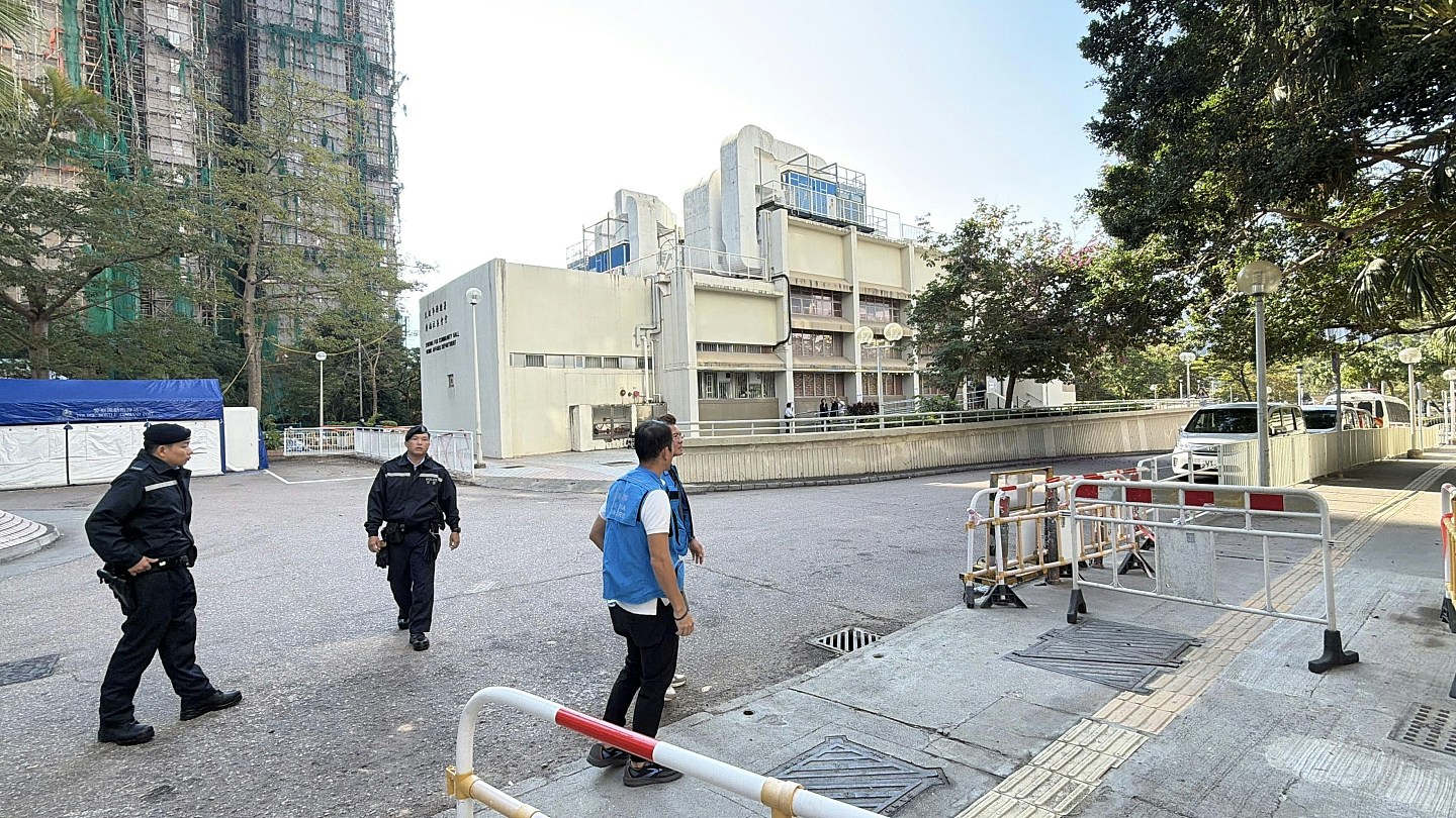宏福苑大火：父母罹难成灰烬，女儿采样后哽咽：想畀返个身份佢哋（组图） - 5