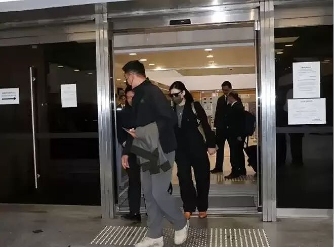 张柏芝遭索赔千万!法庭崩溃痛哭,情绪失控狂喊: “全都是假的...”(组图) - 1