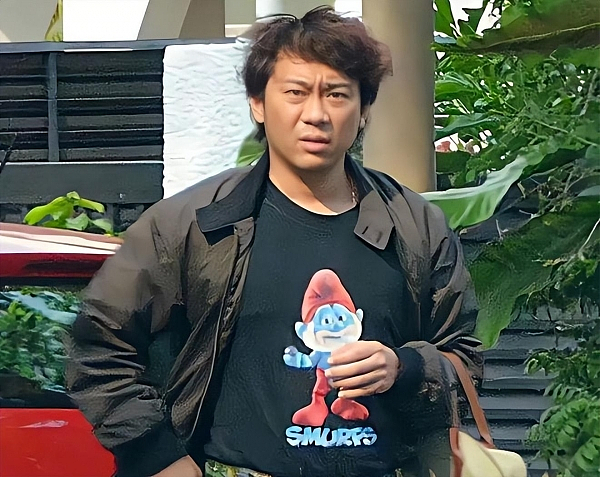 8旬富婆遭34岁男子杀猪盘骗2亿？他携妻儿霸占豪宅，偷空了…（组图） - 13