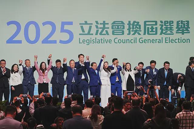 至少160死，仍有6人失联！港府成立独立委员会，认尸流程被曝混乱不堪（视频/组图） - 4