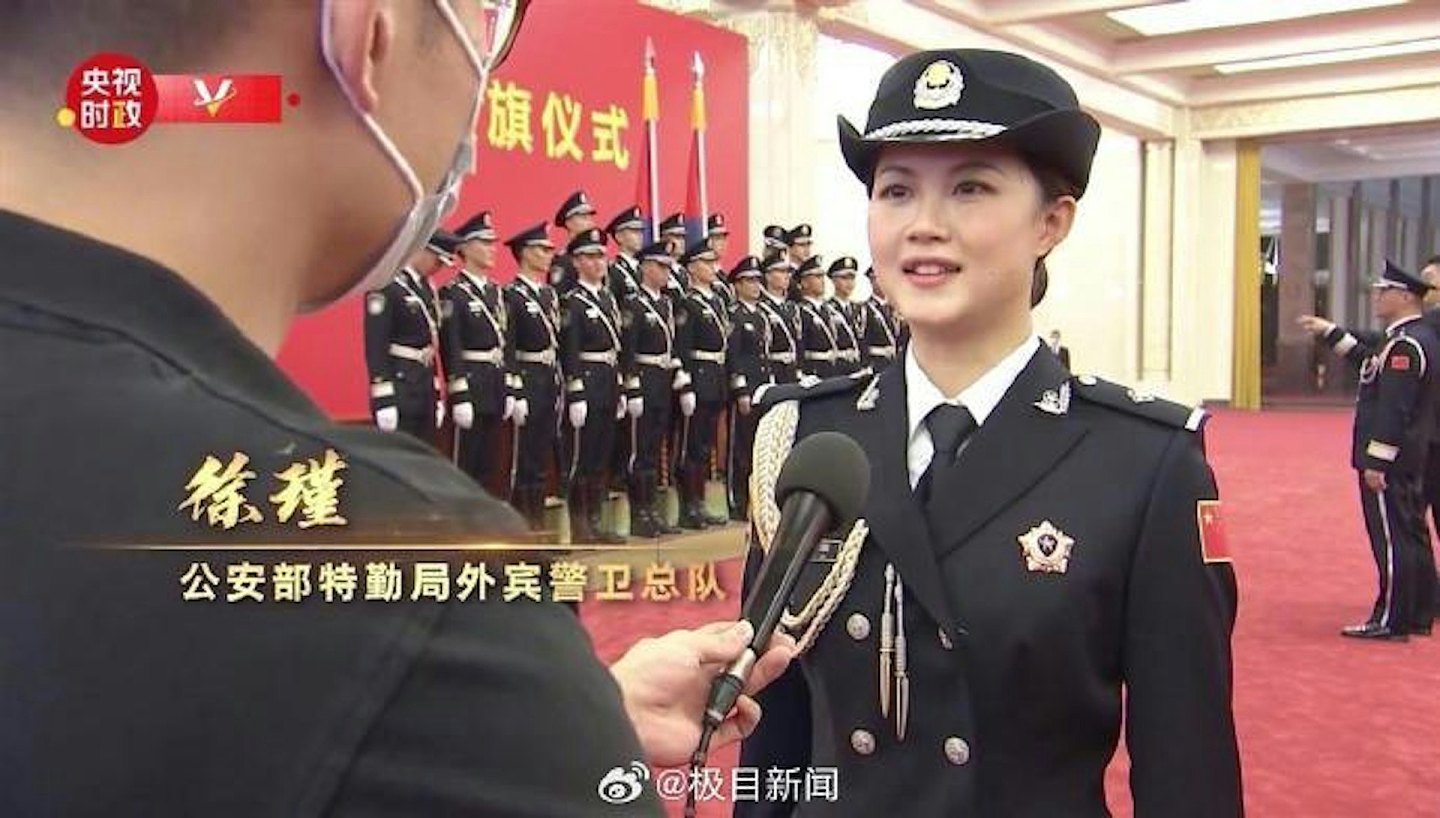 马克龙夫人身边的女保镖是谁?真名不叫严月霞(组图) - 10
