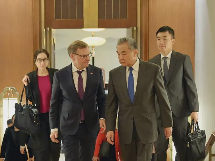 大陆热帖：德国外长来了，3个戏剧性细节（组图） - 2
