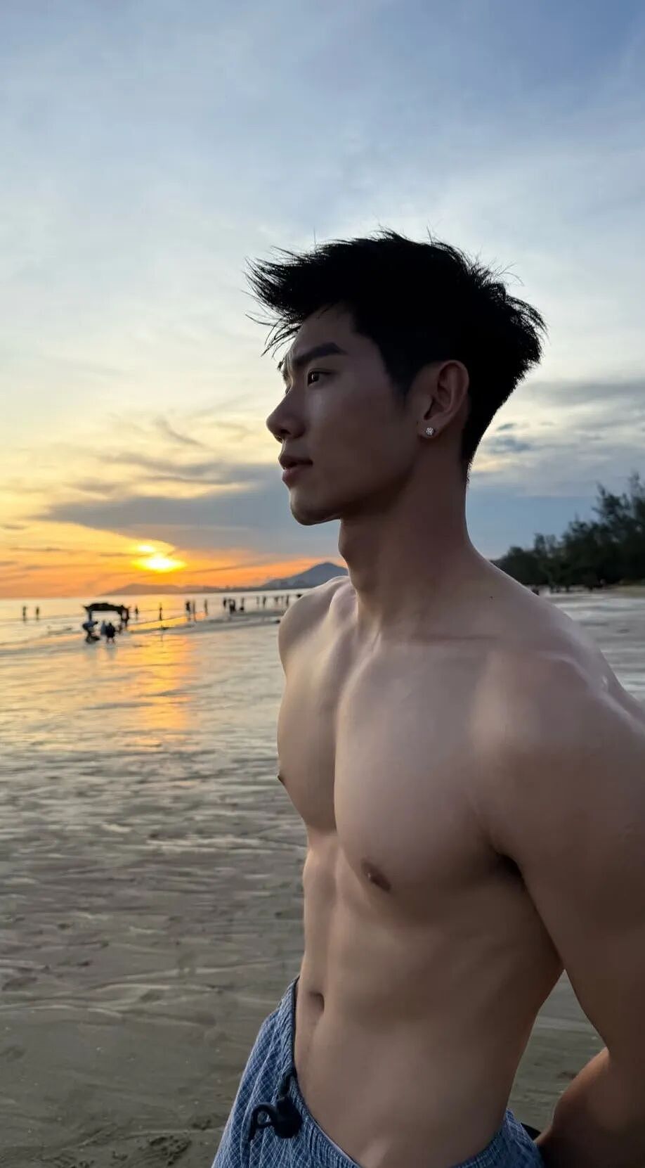 【帅哥】痞帅浓颜系体育生天花板？网友们公认的狼狗男友到底有多诱惑...（组图） - 4
