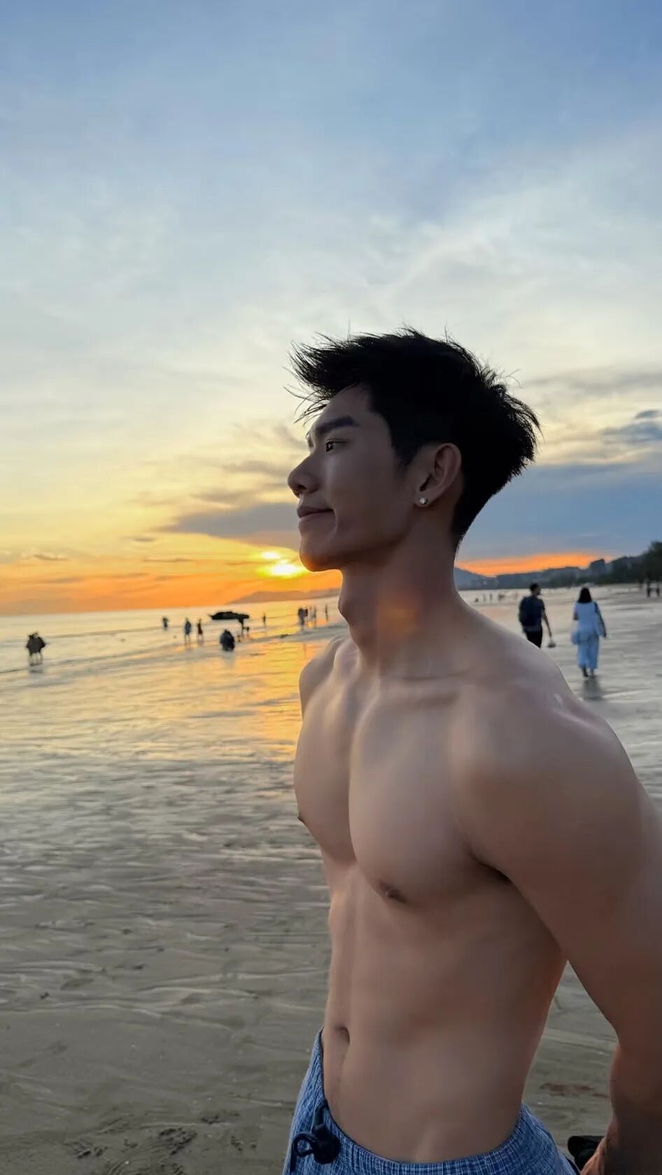 【帅哥】痞帅浓颜系体育生天花板？网友们公认的狼狗男友到底有多诱惑...（组图） - 5
