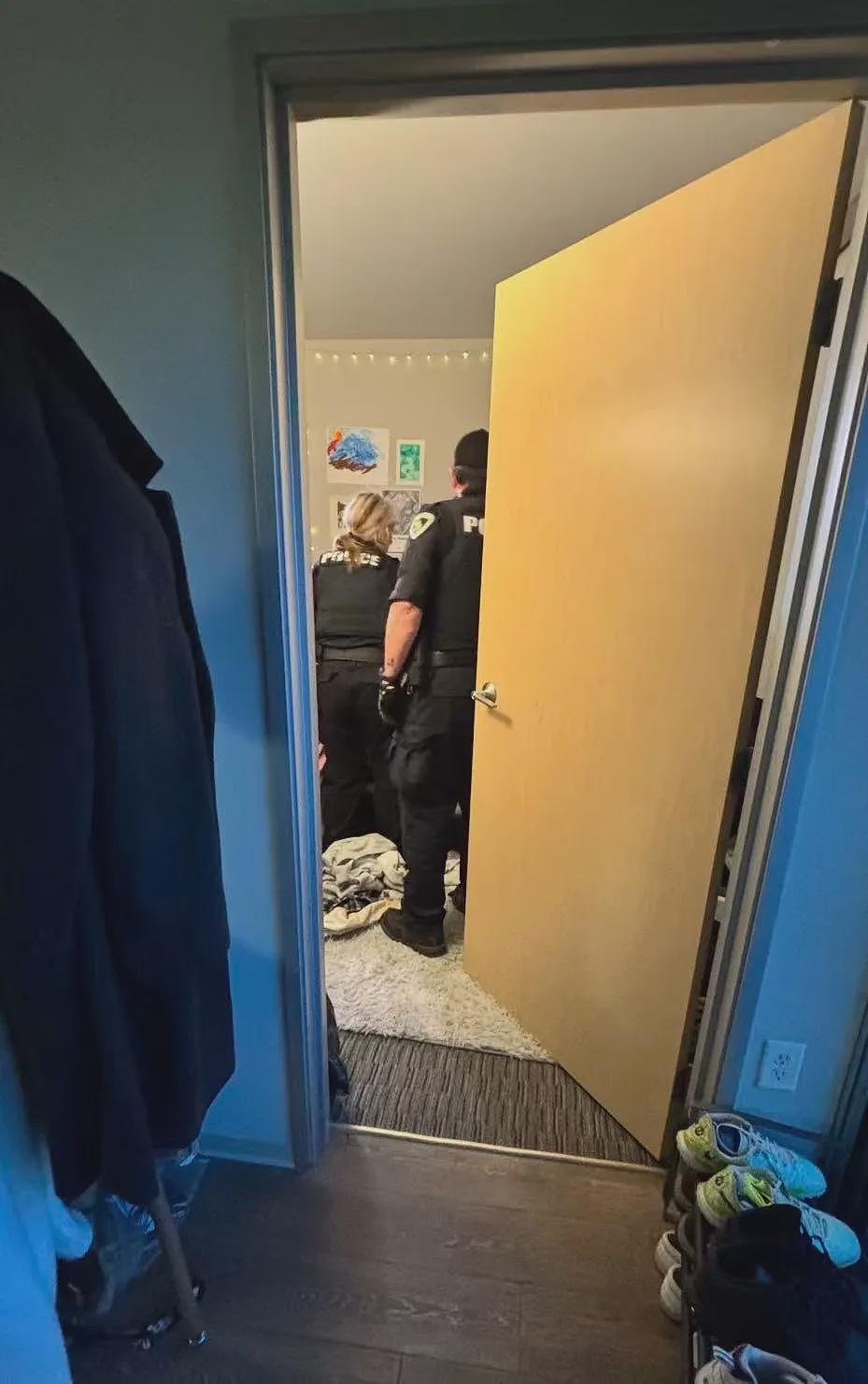 一觉醒来床上多了个陌生人?女留学生公寓深夜惊魂,有人半夜摸上床…(组图) - 3