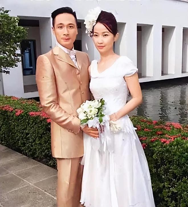 嫁给吴镇宇23年没做过饭，53岁仍似少女，她堪称最美的女星（组图） - 4