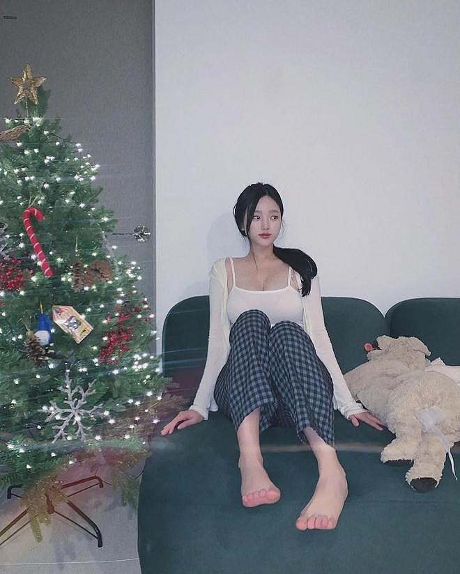【美女】柔肤白美大长腿，身材火辣气质高，性感迷人曲线美（组图） - 12