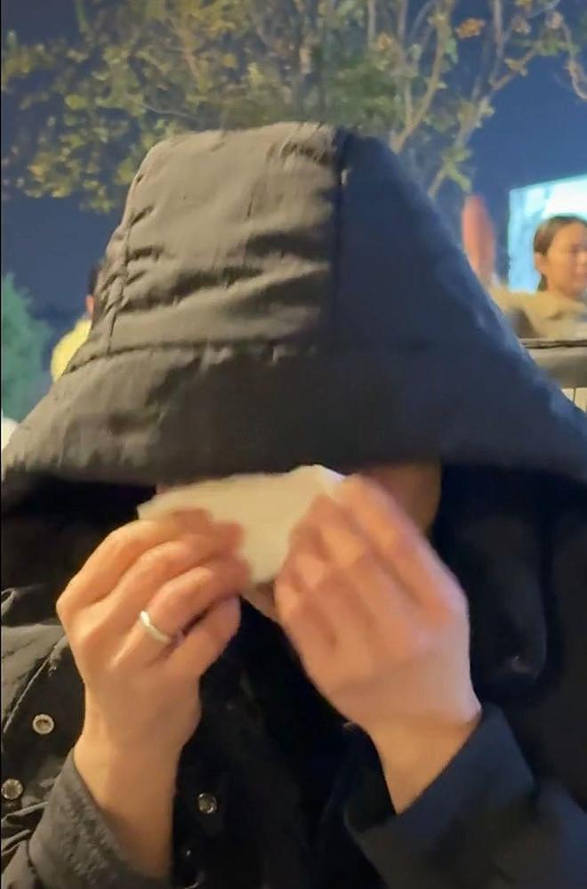 为救患病孩子，父母寒风中直播跳舞五六小时，吴克群称这才是最应该爆火的团播，13岁患癌儿童：只想和父母说一句我爱他们（组图） - 4