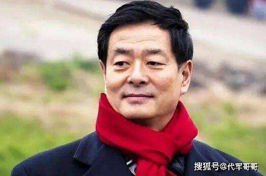 濮存昕宣传外孙女新剧，长相引争议：内娱完了（组图） - 6