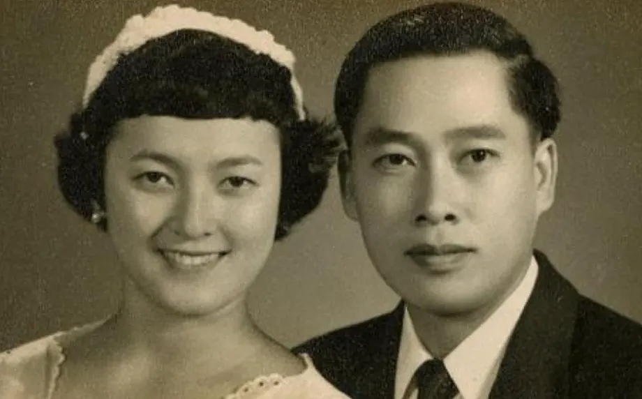 8旬富婆遭34岁男子杀猪盘骗2亿？他携妻儿霸占豪宅，偷空了…（组图） - 2