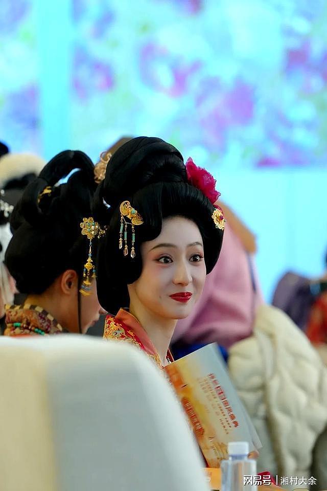 国风盛典：40岁王丽坤秒了29岁张雅欣！不要怀疑能演早期女主的脸（组图） - 6