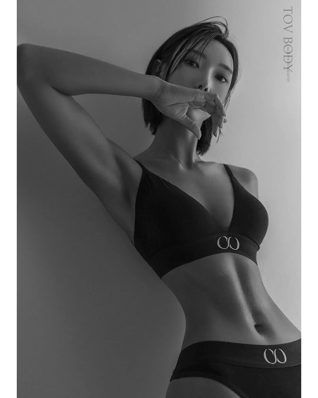 【美女】女生秀腹肌却遭男网友狂喷:这哪算好身材(组图) - 5