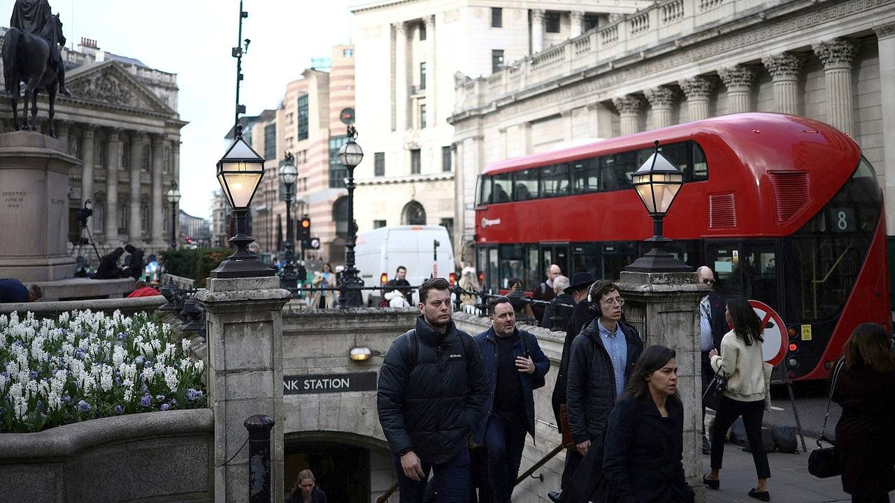英国制裁2中企指涉及网络攻击！中使馆：英美狼狈为奸蓄意诬蔑（图） - 1