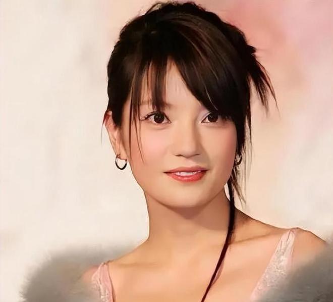拔出萝卜带出泥，49岁赵薇近况被曝，原来圈内封杀只是冰山一角（组图） - 4