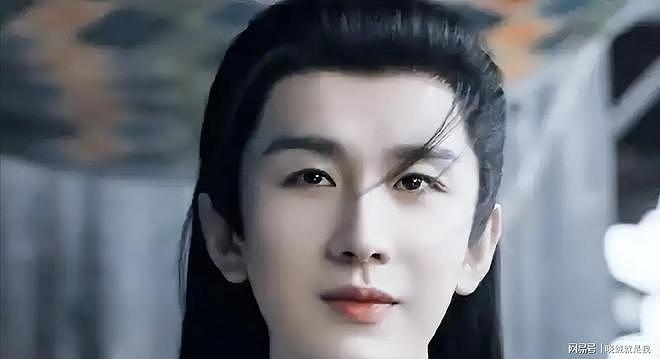 陈晓也没想到，当初自己身边的小跟班，如今已成了高攀不起的存在（组图） - 3