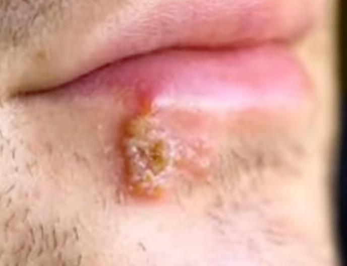 外网“月经血面膜“火了？！有人无比信仰其“奇效“，有的网友却被震惊到了…（组图） - 13
