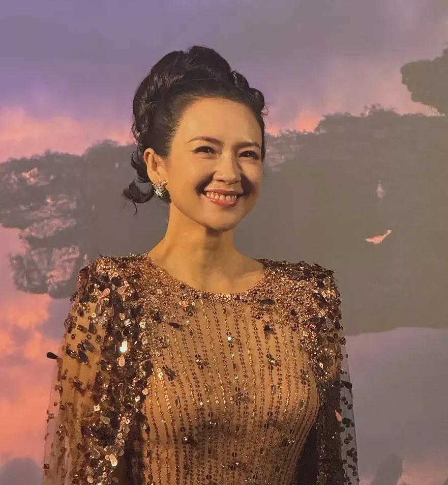 章子怡被吐槽拜高踩低！主动和卡梅隆热聊，对孙俪邓超略显冷淡（组图） - 1