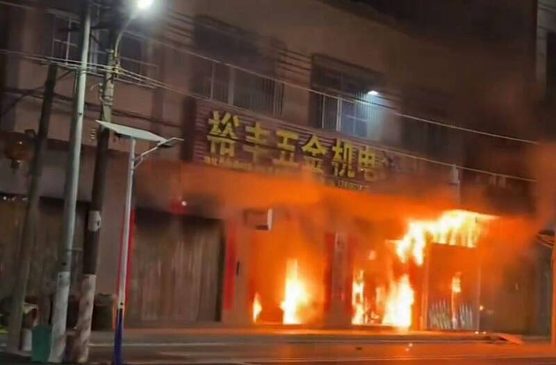 四代同堂家庭惨遭灭门！广东一家十二口命丧火场，幸存者悲鸣：全都没了（视频/图） - 2