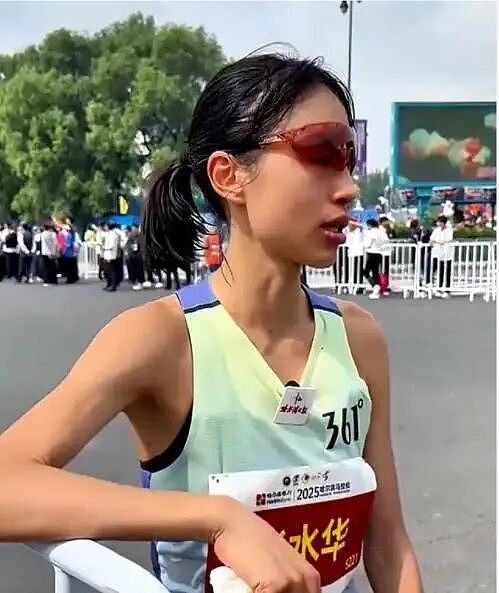 “最快女护士”张水华被医院警告处分，指其存在违规兼职取酬、以虚假理由获得调休行为，医院证实（组图） - 2