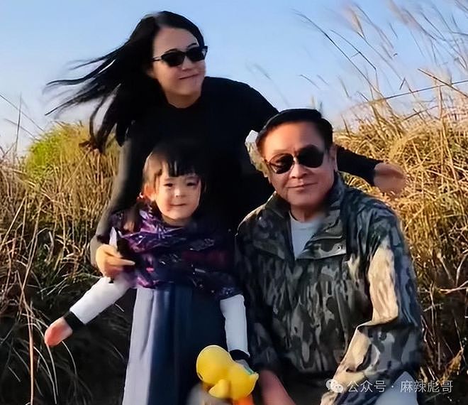 前任自杀,现任小25岁,他算渣吗?(组图) - 16