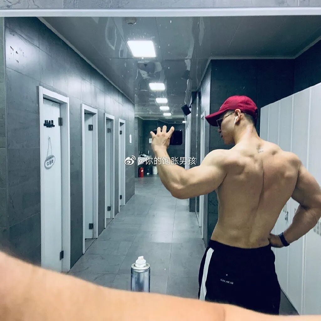 【帅哥】北京医生竟然是肌肉猛男！？脱下工作服之后，女网友纷纷求打针（组图） - 14