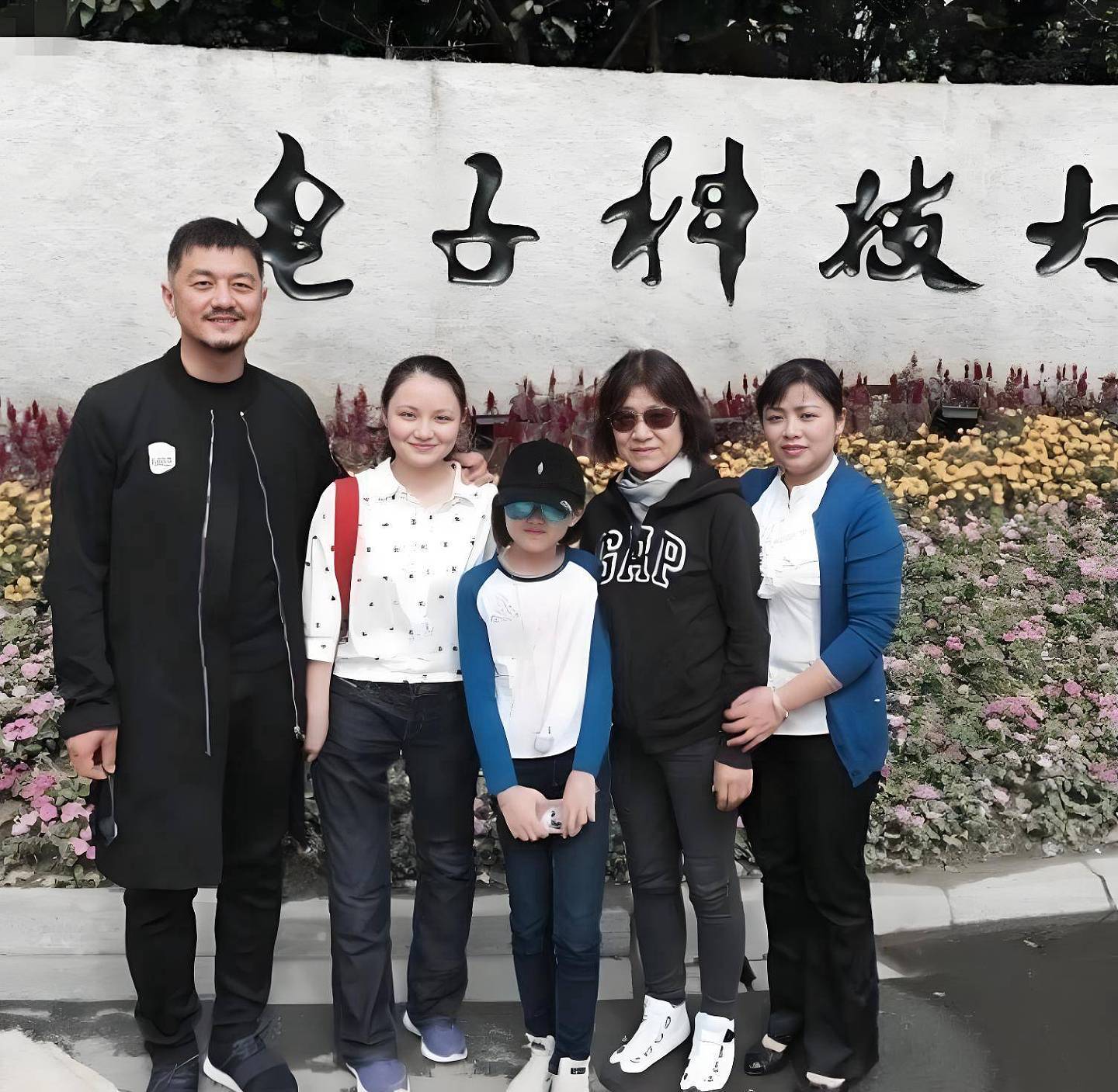 李亚鹏:一视频看哭全网,网友不忍再喊他“老赖”(组图) - 10