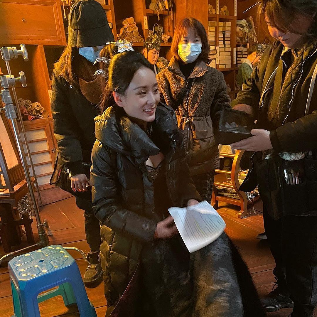 性感女神年花数十万供细佬读书，亲飞澳洲见证毕业：忍唔住流泪了（组图） - 8