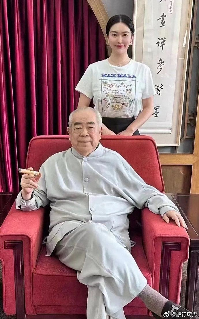 87岁国画大师范曾与小50岁妻官宣得子！与女儿、继子断绝关系（组图） - 1