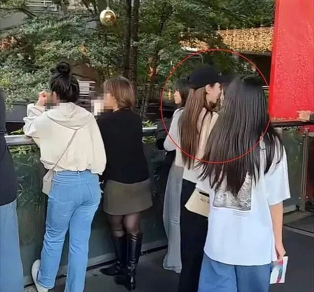 汪小菲台北带小玥儿逛街喝下午茶，小玥儿极像大S（组图） - 3