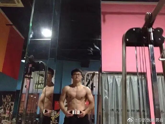 【帅哥】北京医生竟然是肌肉猛男！？脱下工作服之后，女网友纷纷求打针（组图） - 7