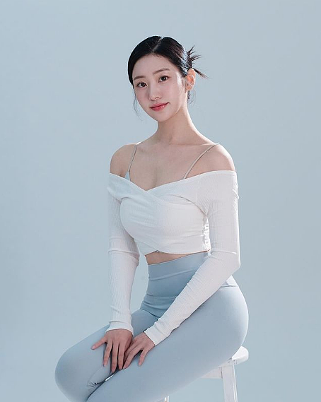 【美女】韩国顶级网红美女，瑜伽裤yyds，颜值超高，非常适合做女朋友（组图） - 1