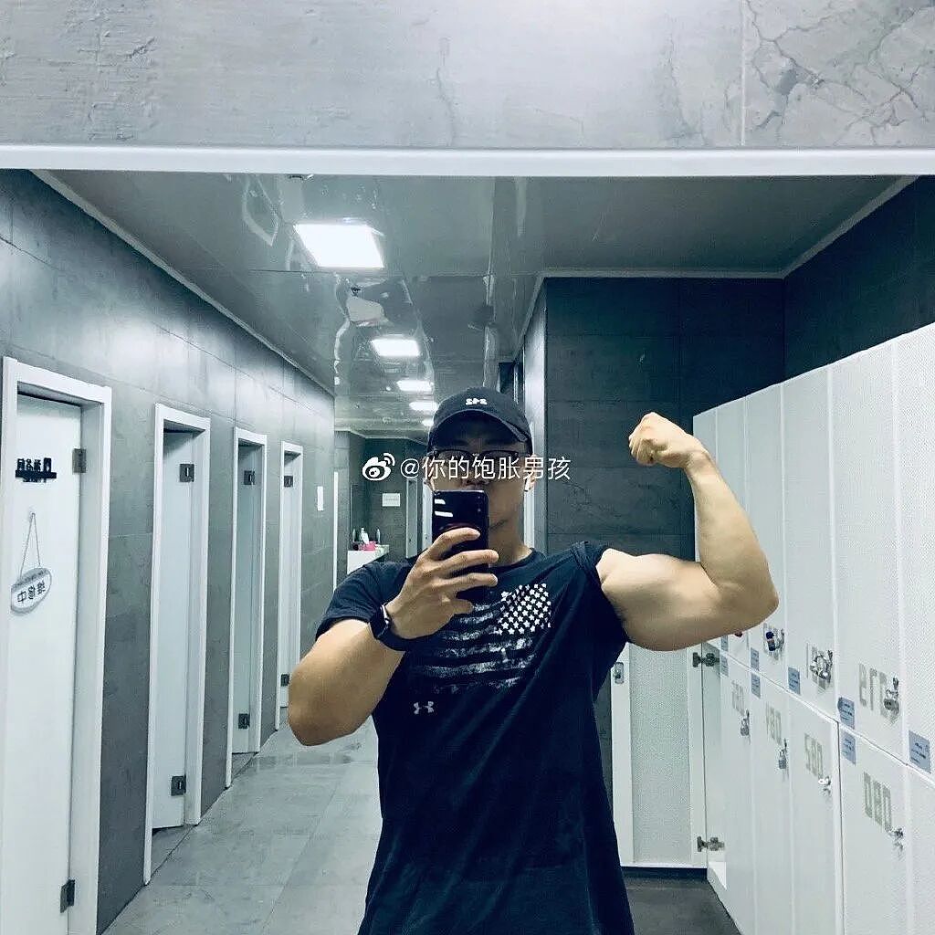 【帅哥】北京医生竟然是肌肉猛男！？脱下工作服之后，女网友纷纷求打针（组图） - 18