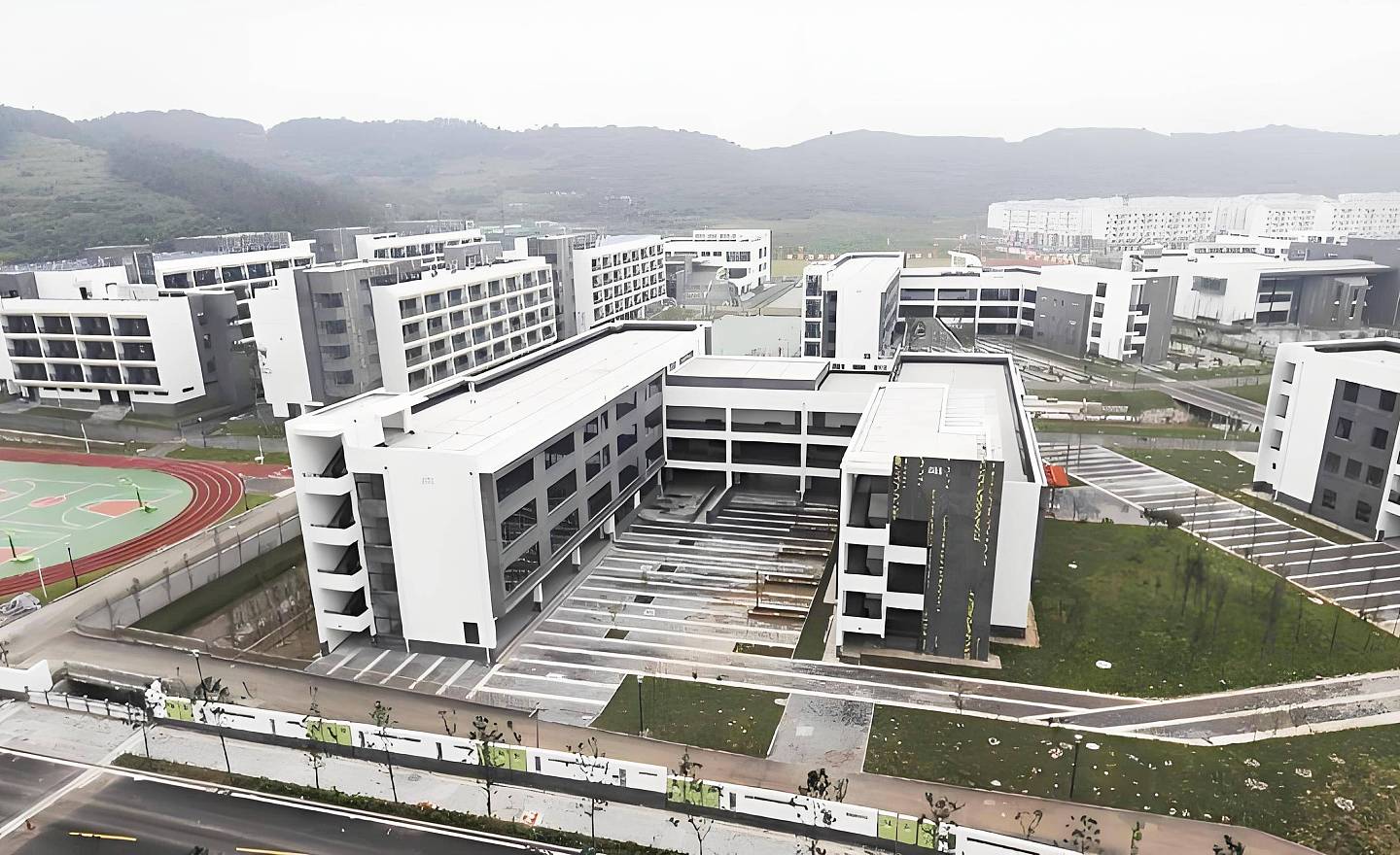 李亚鹏:一视频看哭全网,网友不忍再喊他“老赖”(组图) - 8