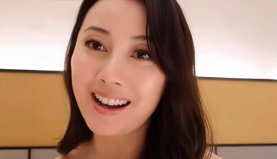 香港知名女星有小鲜肉追求,自曝参加商演遭非礼,被摸到敏感部位(组图) - 7