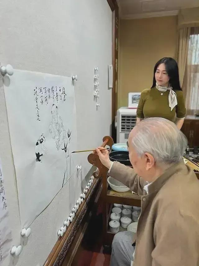 87岁国学大师官宣与小50岁娇妻生子! 与女儿继子断绝关系 数十亿家产大洗牌(组图) - 7
