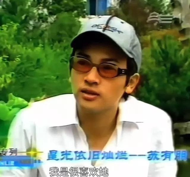 面相又变了!赵薇广东吃饭,又老又瘦没架子(组图) - 7