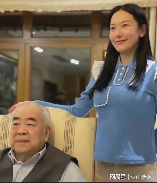 赢麻了!徐萌让87岁范曾当爹并断绝女儿、继子关系,打理全部产业(组图) - 7