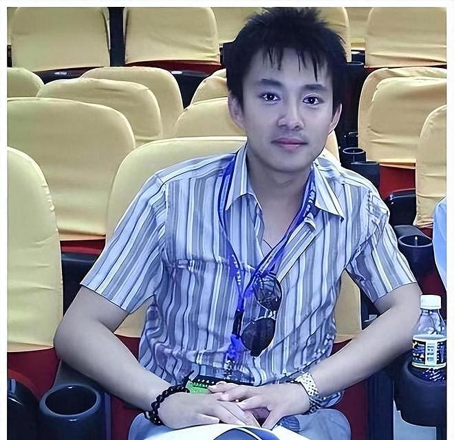 前央视主持人亚宁回归，与朱丹同台气场依旧，他的隐退成就了何炅（组图） - 7