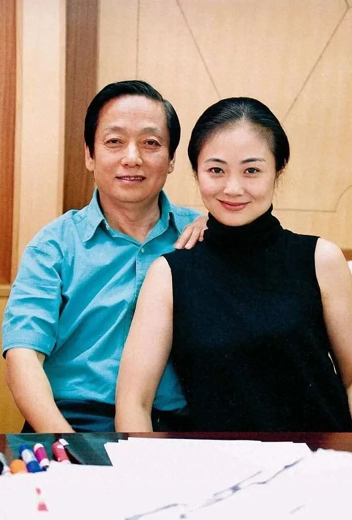 87岁国学大师官宣与小50岁娇妻生子! 与女儿继子断绝关系 数十亿家产大洗牌(组图) - 9